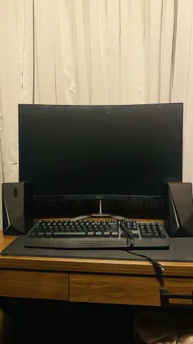 UM.HE0AA.205 ACER Nitro Curved Monitor Amd