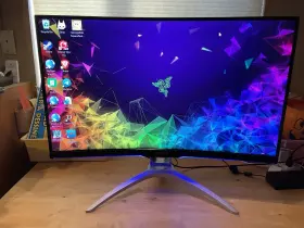 AG322QC4 AOC Agon Curved Gaming Monitor