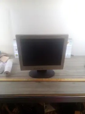 AL1711 AOC Lcd Monitor #2