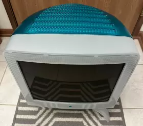 M6496 APPLE Studio Display Crt Monitor