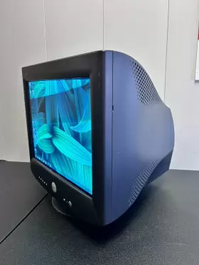 P1130 DELL Trinitron Crt Monitor Flat Screen Vga Gaming