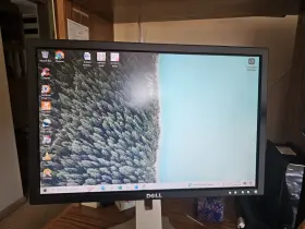 REV-A20 DELL Flat Screen Monitor Perfectly Swivel