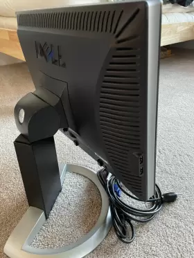 T6116 DELL Ultrasharp Resolution Desktop Lcd Monitor #3