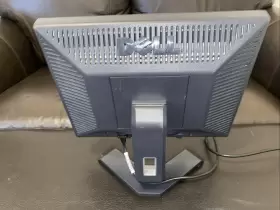 Y9998 DELL Lcd Monitor Vga #2