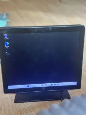 E309211 ELO Desktop Touchcomputer