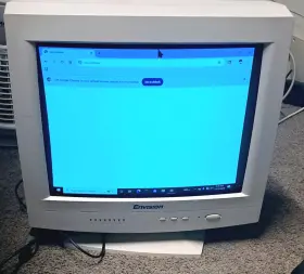 EN-710 ENVISION Crt Monitor Vga Flat Screen