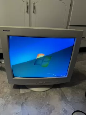 EN-910E ENVISION Crt Vga Monitor #2