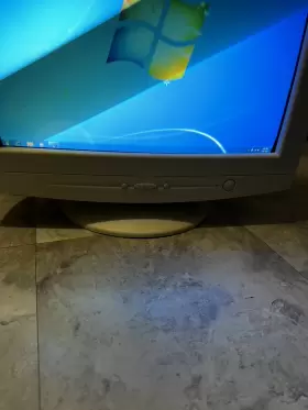 EN-910E ENVISION Crt Vga Monitor #3