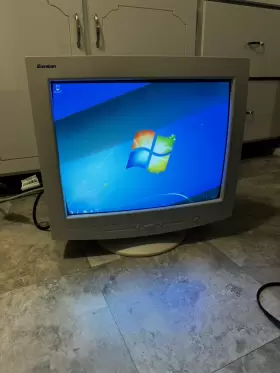 EN-910E ENVISION Crt Vga Monitor