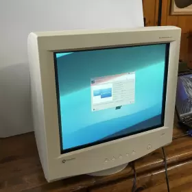 VX920 GATEWAY Diamondtron Crt Monitor Gaming Great #2