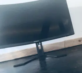 M32UC-SA GIGABYTE Oc Uhd Curved Gaming Monitor