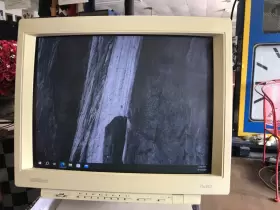 CB2112MU HITACHI Intergraph Crt Monitor Vga Gaming