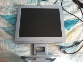 1703 HP Pavilion Flat Screen Monitor Svga #2