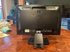 NK570AA HP Lcd Monitor #2