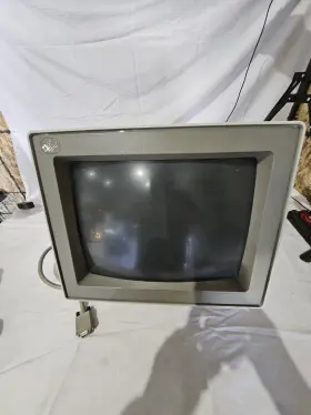 8518 IBM Gaming Monitor Vga