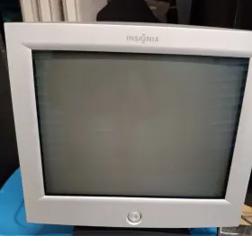 C170-786N INSIGNIA Vga Crt Monitor Gaming