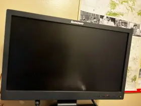 Lenovo D186wa 1680 X 1050 Resolution 17 Inch Widescreen Lcd Monitor Grade A