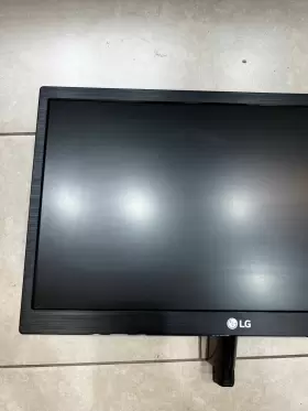 20M37D LG Screen Led Lit Monitor Stand #3