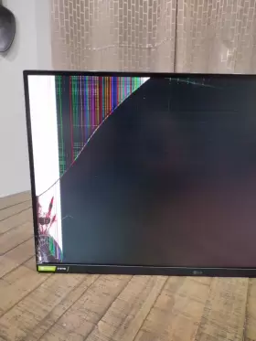 27GP850-B LG Ultragear Gaming Monitor Fhd Ips Cracked Screen