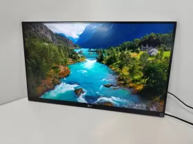 27UK650-W LG Widescreen Ips Led Monitor Screen Scratched
