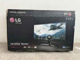 29UM60 LG Widescreen Monitor #2