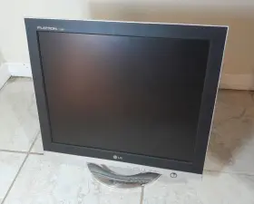 L1720P LG Lcd Monitor Turn Feee #2
