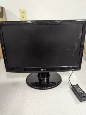 W1943SE LG Flatron Led Backlit Vga Monitor Stand