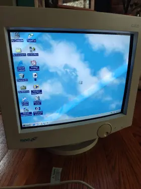 VD0512 MAG INNOVISION Crt Monitor Gaming Vga