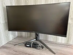 3CB4 MSI COMPUTER Curved Monitor Optix Up
