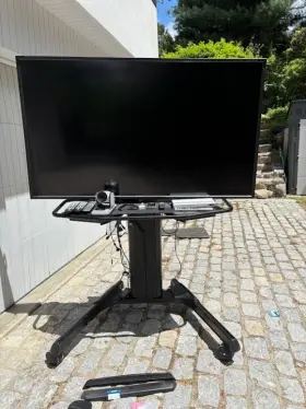 E705 NEC Video Conferencing Display Chief Mobile Polycom