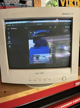 KM-712 SAMPO Alphascan Crt Vga Monitor