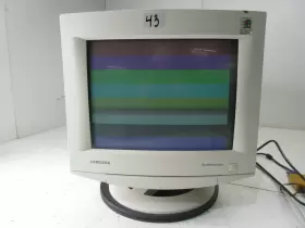 15GLE SAMSUNG Syncmaster Crt Monitor