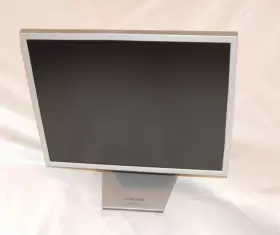 172X SAMSUNG Syncmaster Dvi Lcd Monitor Folded Stand #2