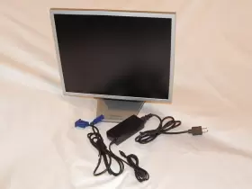 172X SAMSUNG Syncmaster Dvi Lcd Monitor Folded Stand