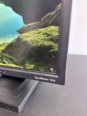 192N SAMSUNG Syncmaster Lcd Monitor #2