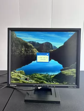 192N SAMSUNG Syncmaster Lcd Monitor