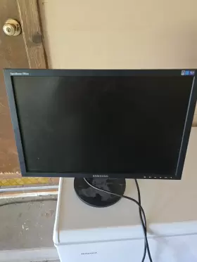 205BW SAMSUNG Syncmaster Lcd Monitor Landscape