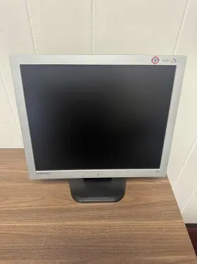 713V SAMSUNG Lcd Monitor