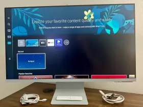 887276652641 SAMSUNG Uhd Smart Monitor Streaming Tv Slimfit