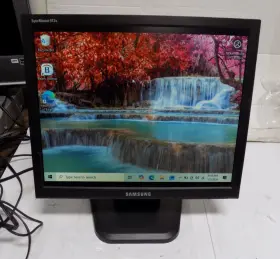 912N SAMSUNG Syncmaster Tft Lcd Monitor