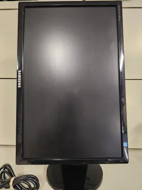 943BWX SAMSUNG Syncmaster Widescreen Lcd Monitor Rotating #2