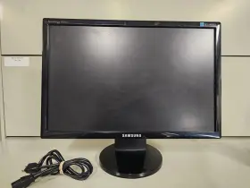 943BWX SAMSUNG Syncmaster Widescreen Lcd Monitor Rotating