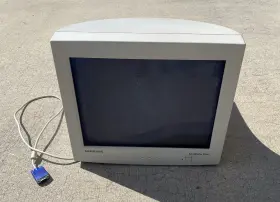 AN17KSBL SAMSUNG Syncmaster Magic Bright Crt Vga Monitor