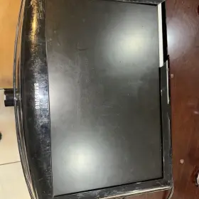 D105842B-413 SAMSUNG Monitor Cracked Frame