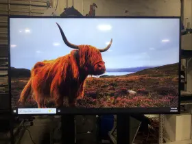 DM82D SAMSUNG Edge Lit Led Display Smart Signage Platform