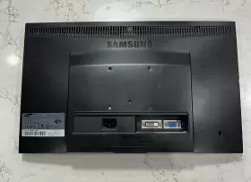 E1920X SAMSUNG Dynamic Contrast Monitor Screen #2