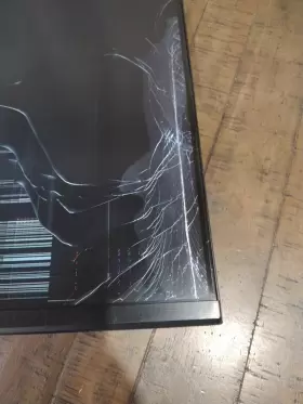 LS32BM500ENXGO SAMSUNG Smart Monitor Cracked Screen #2