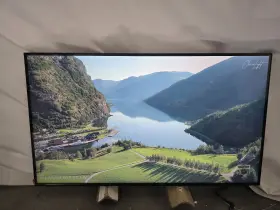 LS43DM702UNXGO SAMSUNG Uhd Smart Monitor Dent