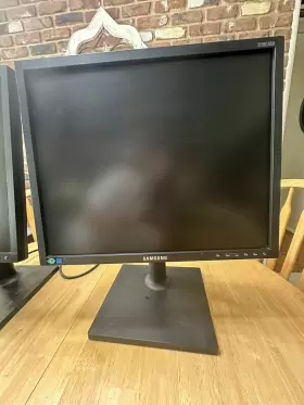 S19C450BW SAMSUNG Set Monitor Tft Screens #3