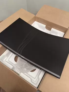 S32C394EAN SAMSUNG Essential Curved Monitor Cracked Screen